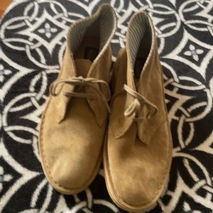 Clarks tan suede  chunka lace up booties 7.5.  Small mark on toe as pictured